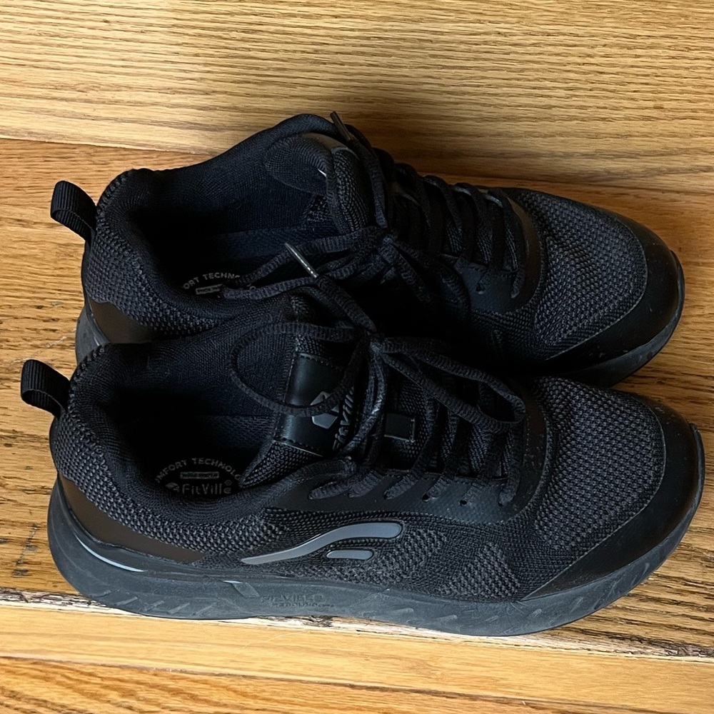 Fila Size 8.5 Wide Fit Black Men's Athletic Shoes